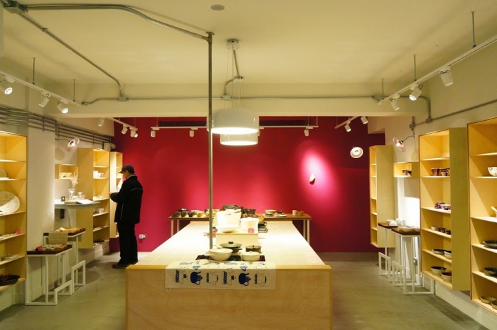 結合咖啡、展演空間、設計和餐具的[ ME Living Arts/皿皿 ]
