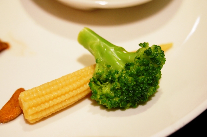 台北食記-永和平價牛排[ 熱火鮮切碳烤牛排館 ]