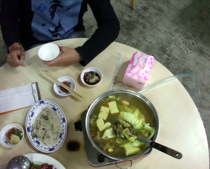 【羊肉爐狂熱者的朝聖地】萬丹王品現宰羊肉爐~招牌~咖哩羊肉爐
