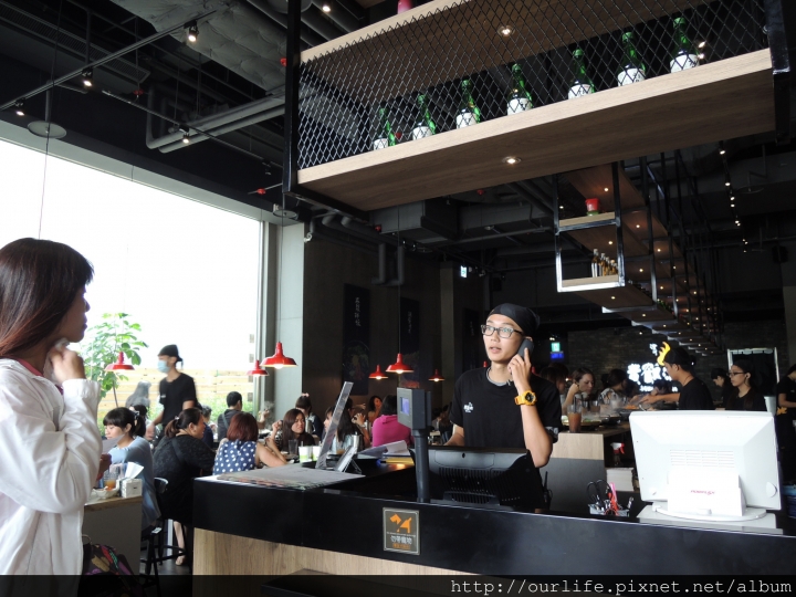 台中北區．268元韓式海陸鍋@黃鶴洞韓式料理中友店