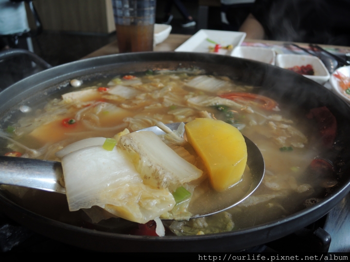 台中北區．268元韓式海陸鍋@黃鶴洞韓式料理中友店