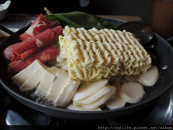 台中北區．268元韓式海陸鍋@黃鶴洞韓式料理中友店