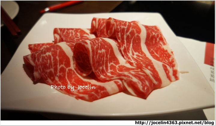 [台北美食] 滿堂紅頂級麻辣鴛鴦鍋 | 白金級牛肉的味蕾饗宴