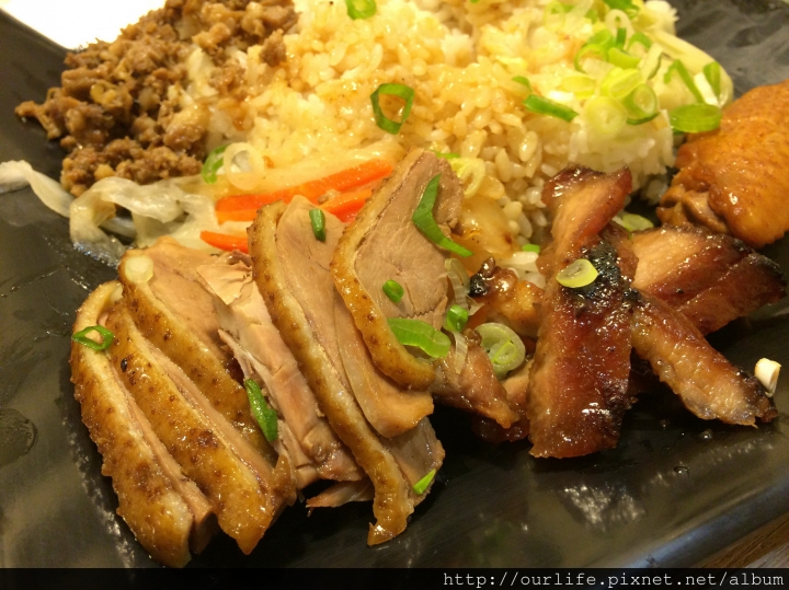 台中科博館．燒臘滿飯煲湯甘醇@德記雲吞茶館