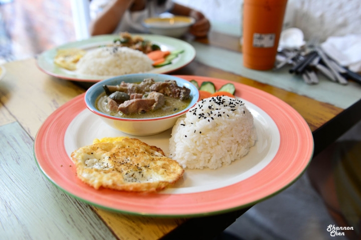 台中南區[THAI泰好喝泰式茶(忠孝店)]泰式料理、泰式小吃、泰式茶、中餐、下午茶、甜點、手搖飲品