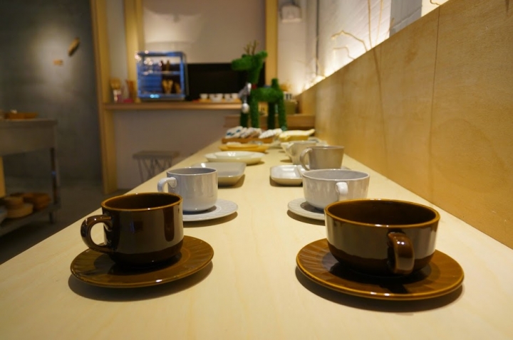 結合咖啡、展演空間、設計和餐具的[ ME Living Arts/皿皿 ]