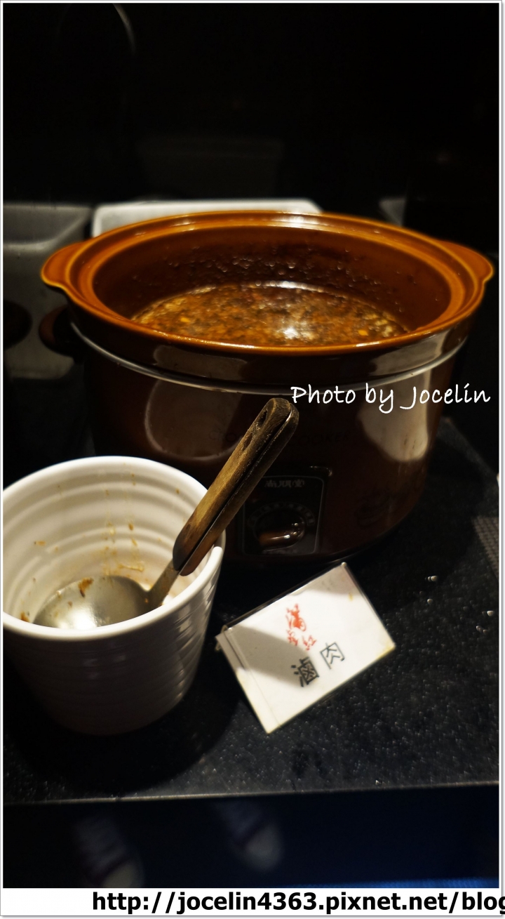 [台北美食] 滿堂紅頂級麻辣鴛鴦鍋 | 白金級牛肉的味蕾饗宴