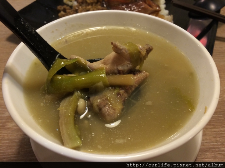 台中科博館．燒臘滿飯煲湯甘醇@德記雲吞茶館