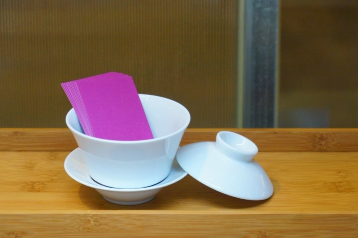 結合咖啡、展演空間、設計和餐具的[ ME Living Arts/皿皿 ]