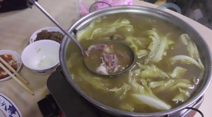 【羊肉爐狂熱者的朝聖地】萬丹王品現宰羊肉爐~招牌~咖哩羊肉爐