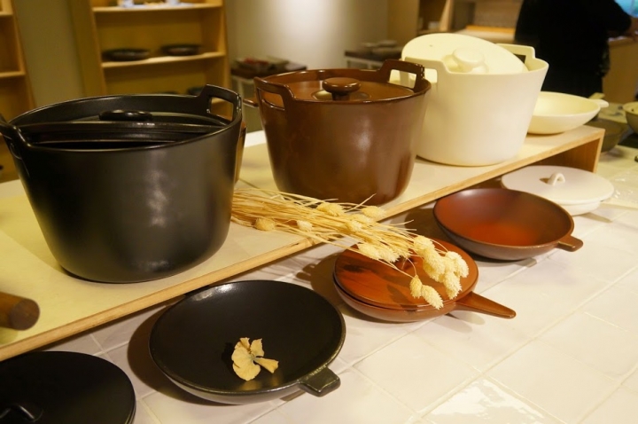 結合咖啡、展演空間、設計和餐具的[ ME Living Arts/皿皿 ]