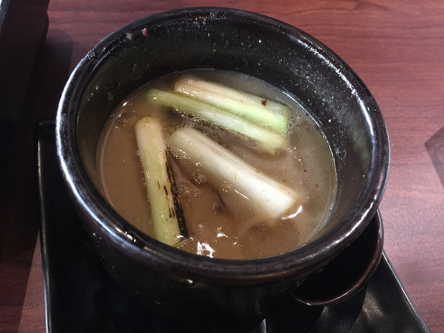 【食記】忠孝敦化站。東京高田馬場鷹流拉麵~極度濃郁的拉麵湯頭