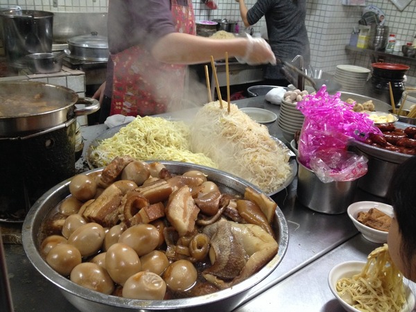 國珍魯肉麵-在地人的元氣早餐，魯肉麵+魷魚肉羹