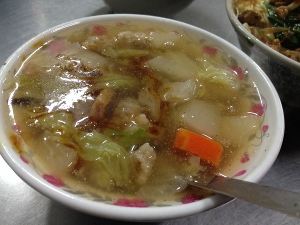 國珍魯肉麵-在地人的元氣早餐，魯肉麵+魷魚肉羹