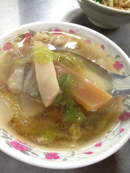 國珍魯肉麵-在地人的元氣早餐，魯肉麵+魷魚肉羹