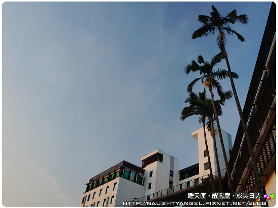 北投奇岩。大地溫泉酒店 ～ 泡湯 . 美食 . 擁書香  (過年團圓好所在)