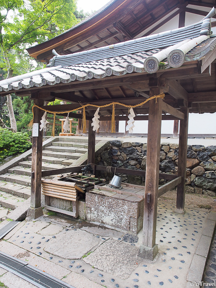 [日本 奈良] 山林間的美景+餵食反被追的"鹿頂記"─春日大社、手向山八幡宮、夫婦大國社