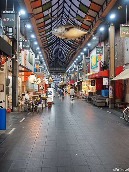 [日本 大阪] 來體驗日本の菜籃族─黑門市場+京阪最好買的藥妝店(上)
