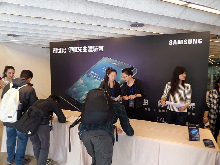 (體驗活動心得)  世界先曲、側動眼界、看得更多、玩得更爽 - Samsung GALAXY Note Edge 創世紀 - 領航先曲體驗會