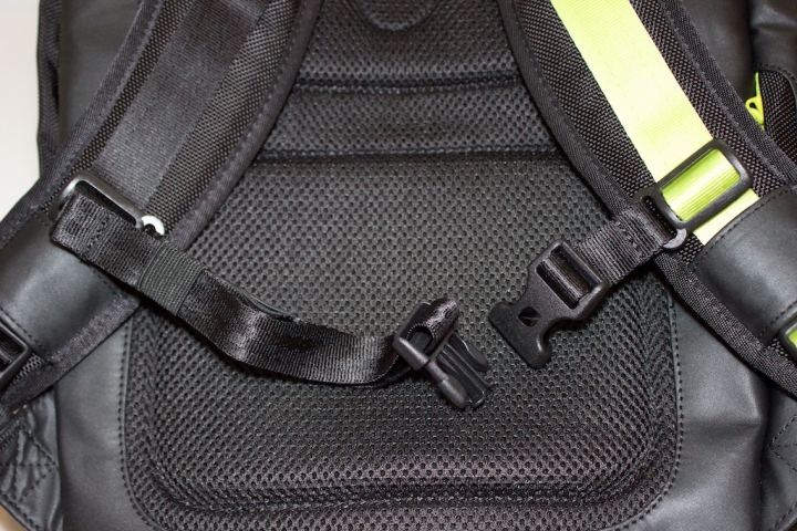[開箱] Incase Range Backpack Black/Lumen