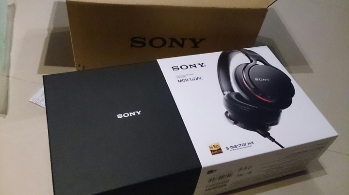 [開箱] 我的第一支萬元等級耳機—Sony MDR-1ADAC