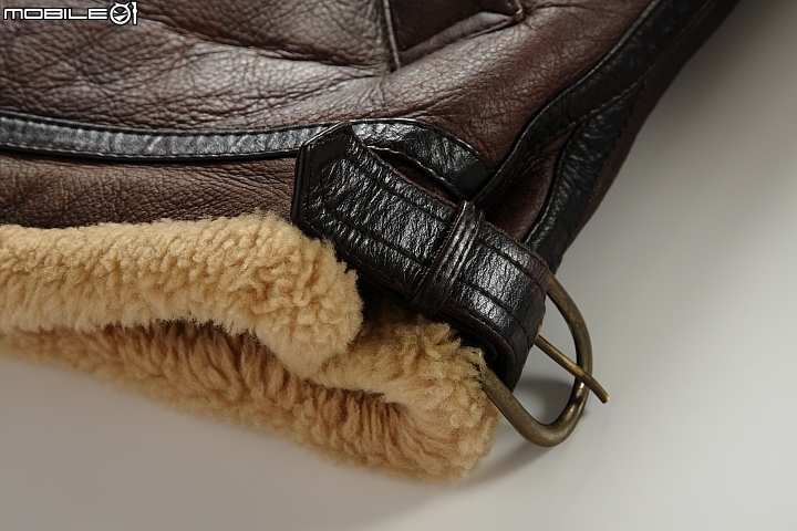 氣溫冷颼颼 【來分享 自己的 B3  Fright Jacket】