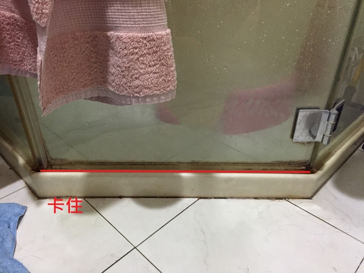 五角型單門外開淋浴門 (有圖)