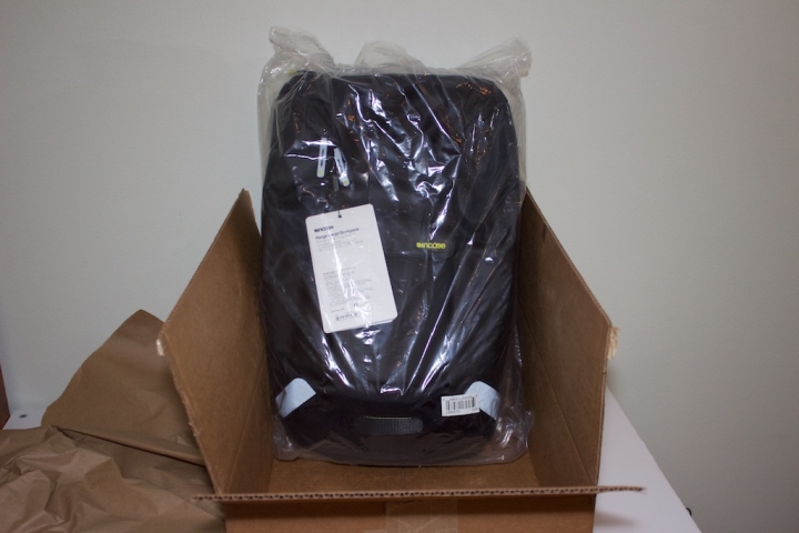 [開箱] Incase Range Backpack Black/Lumen