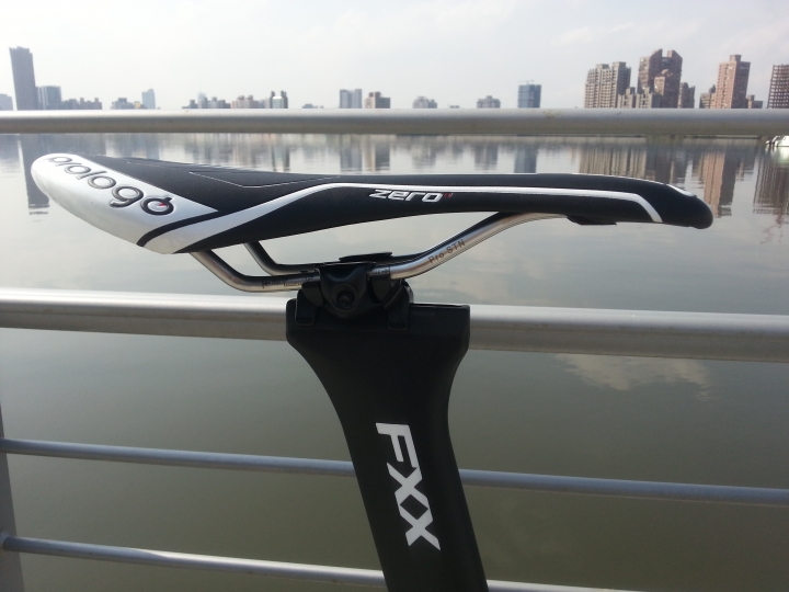開箱文 BUFALO FXX 6870Di2 空氣力學車