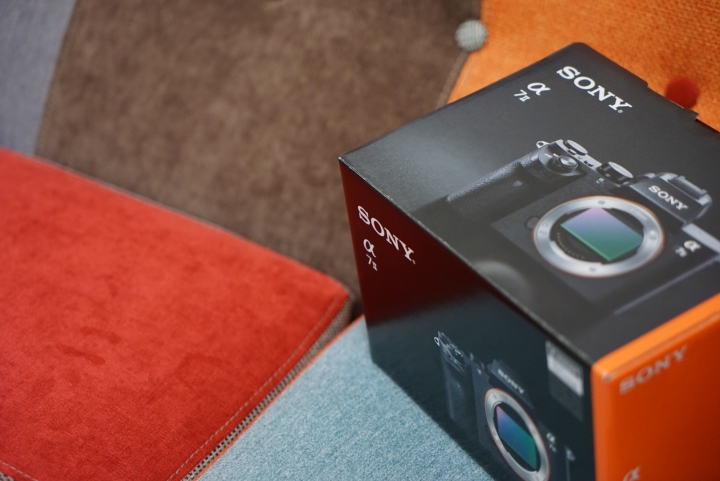 Sony A7II 非專業開箱初體驗-我的第一台全幅相機 (附FE 24-70z開箱)