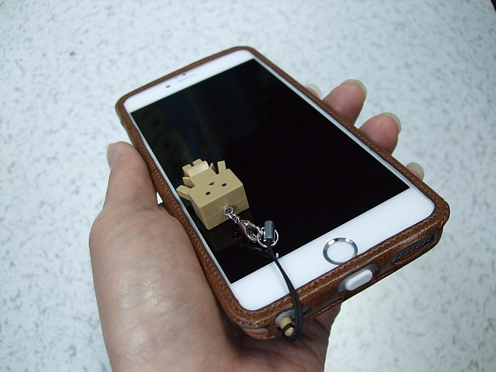 我的iPhone6 Plus皮質保護套+悠遊卡