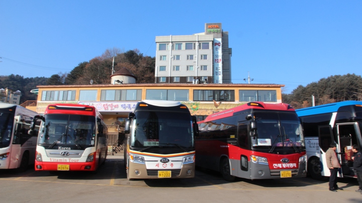 玩 瘋 韓 國 賞 雪 五 日 遊 ( 第 一、二 日 )