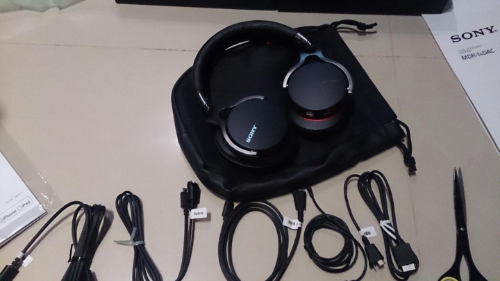[開箱] 我的第一支萬元等級耳機—Sony MDR-1ADAC