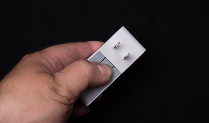 anidees 2 & 4 port USB 小巧好攜極速充電器，外出使用沒煩惱
