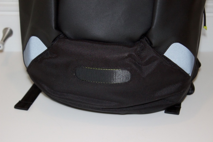 [開箱] Incase Range Backpack Black/Lumen