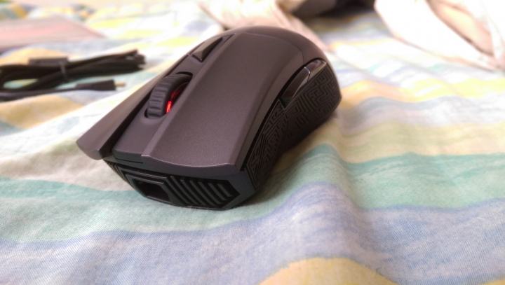 [開箱] ASUS ROG GLADIUS 電競滑鼠