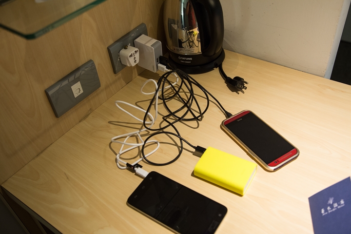 anidees 2 & 4 port USB 小巧好攜極速充電器，外出使用沒煩惱