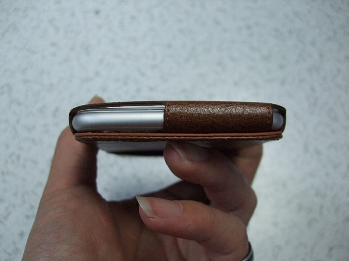 我的iPhone6 Plus皮質保護套+悠遊卡