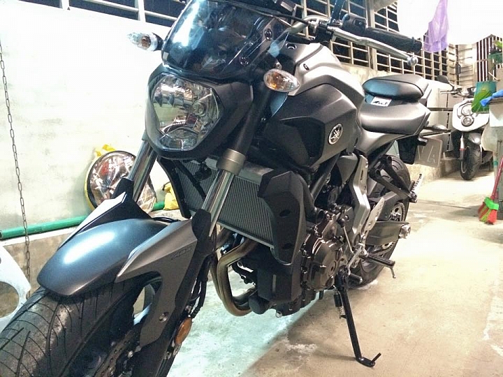 新年帶個搭擋回家! MT07 開箱!