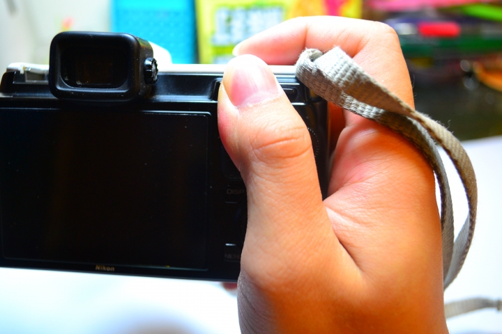 Nikon 1 v1 外加把手試用! (Flipbac Camera Grip G4)