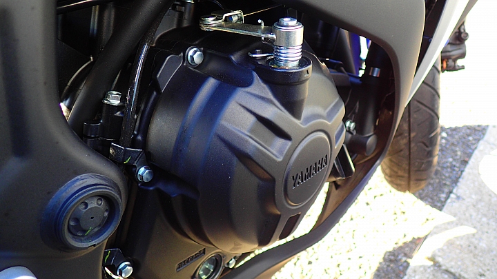 Yamaha YZF-R25  vs  Kawasaki NINJA 250  心得比較 R3   全日本壓馬路（株）
