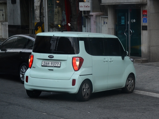 [分享]韓國當地拍到的KIA汽車