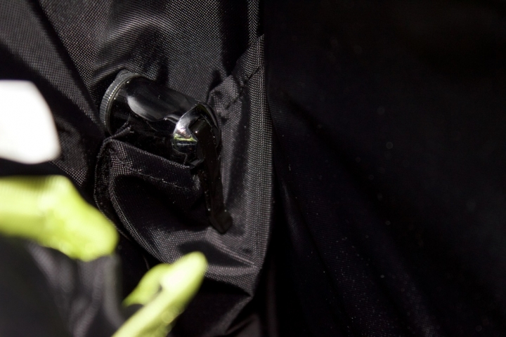 [開箱] Incase Range Backpack Black/Lumen