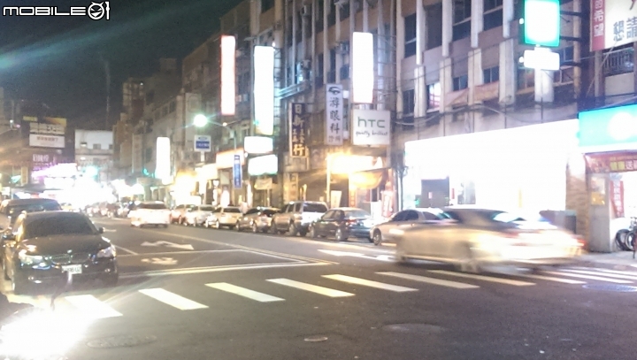 三重台北橋福德北路上一堆違規停車