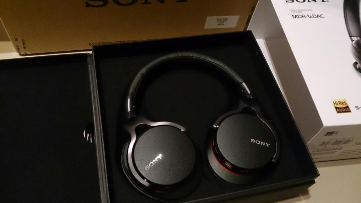 [開箱] 我的第一支萬元等級耳機—Sony MDR-1ADAC