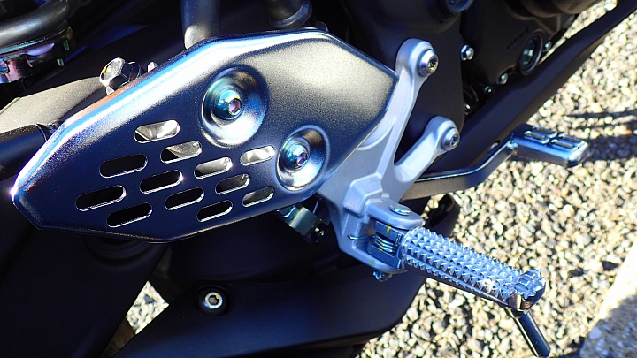 Yamaha YZF-R25  vs  Kawasaki NINJA 250  心得比較 R3   全日本壓馬路（株）