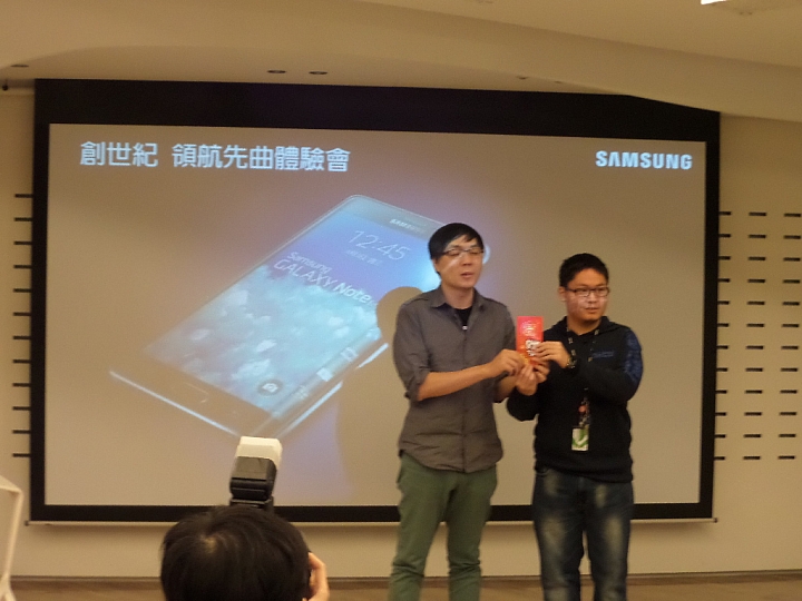(體驗活動心得)  世界先曲、側動眼界、看得更多、玩得更爽 - Samsung GALAXY Note Edge 創世紀 - 領航先曲體驗會