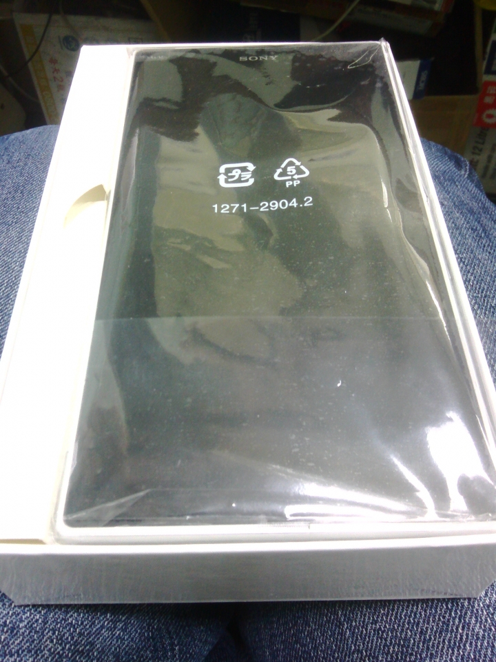 購買z ultra 新機內無封條貼紙正常嗎？