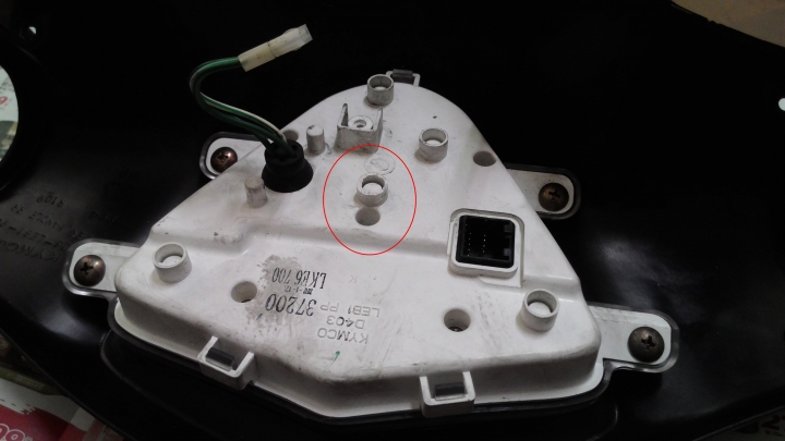 保險司沒燒代表耗電量沒產品標示的那麼大嗎? 另分享超五安裝大燈陶瓷接頭注意事項