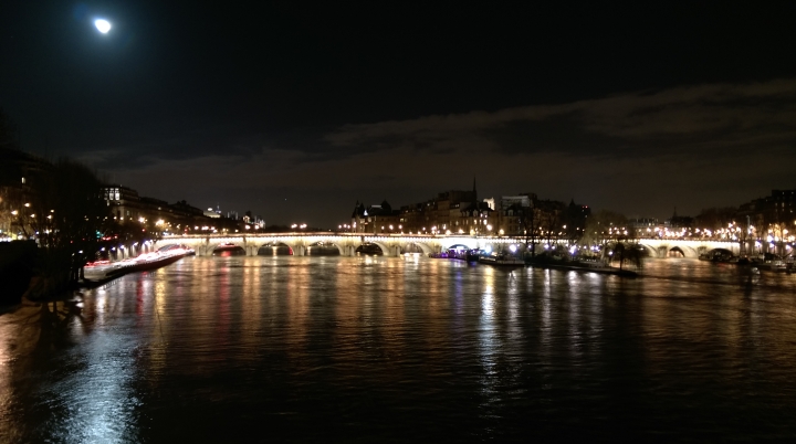 Desire EYE "前鏡頭"巴黎夜拍分享